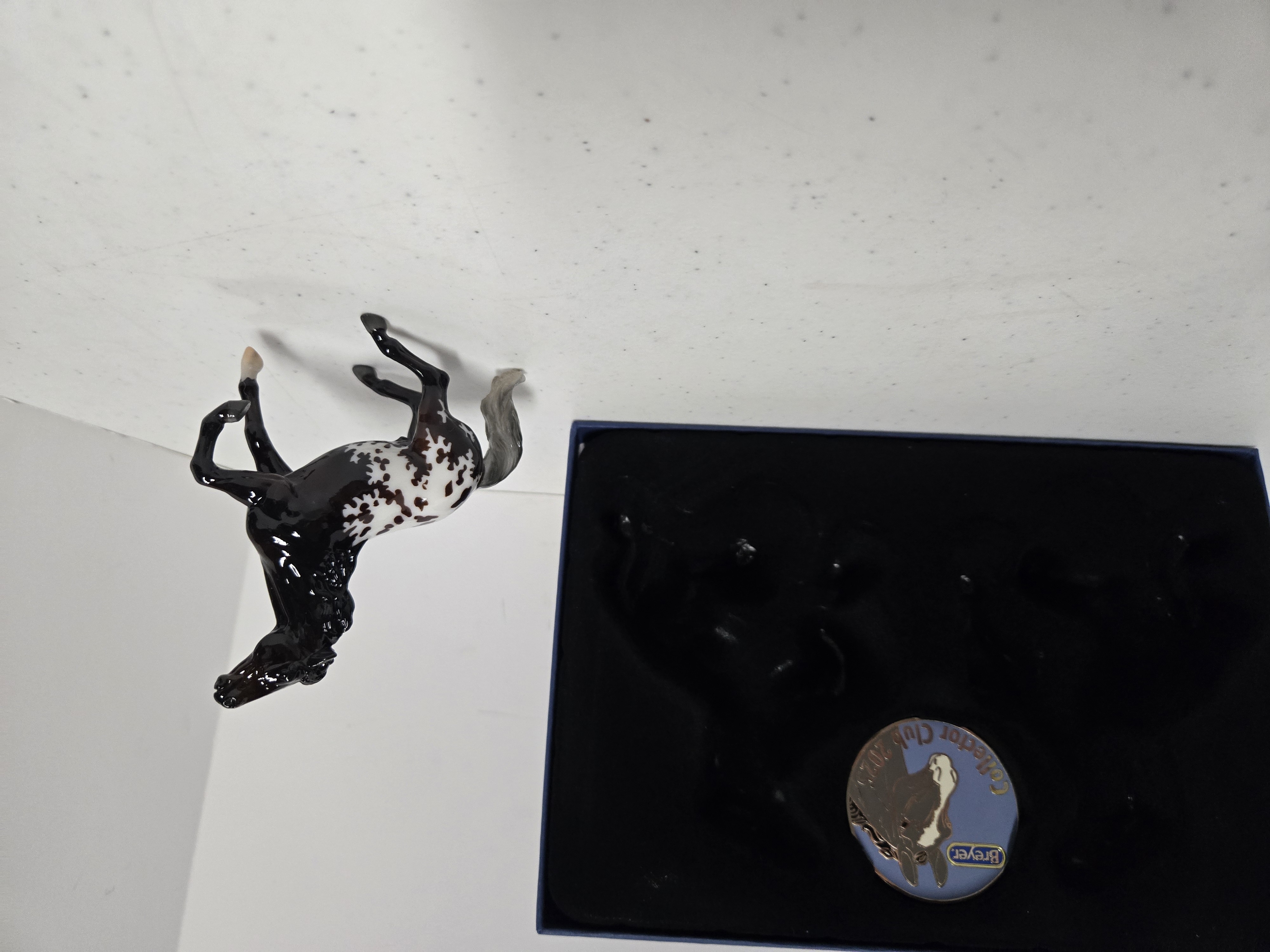 Breyer 2025 Stablemate Deluxe Collector Club Darius #10462-LA