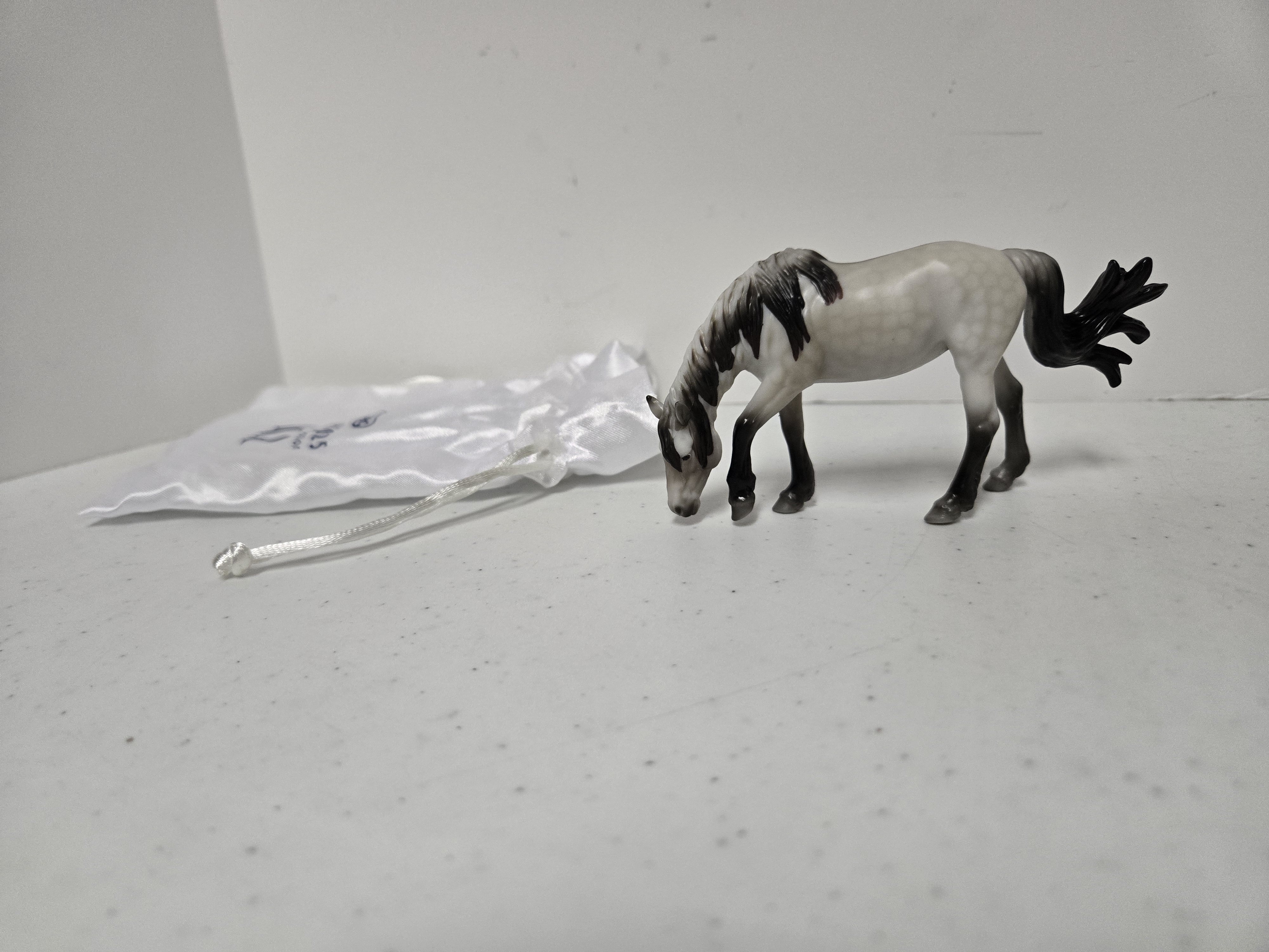 Breyer 2025 Premier Club Stablemate Isla #10210-LA