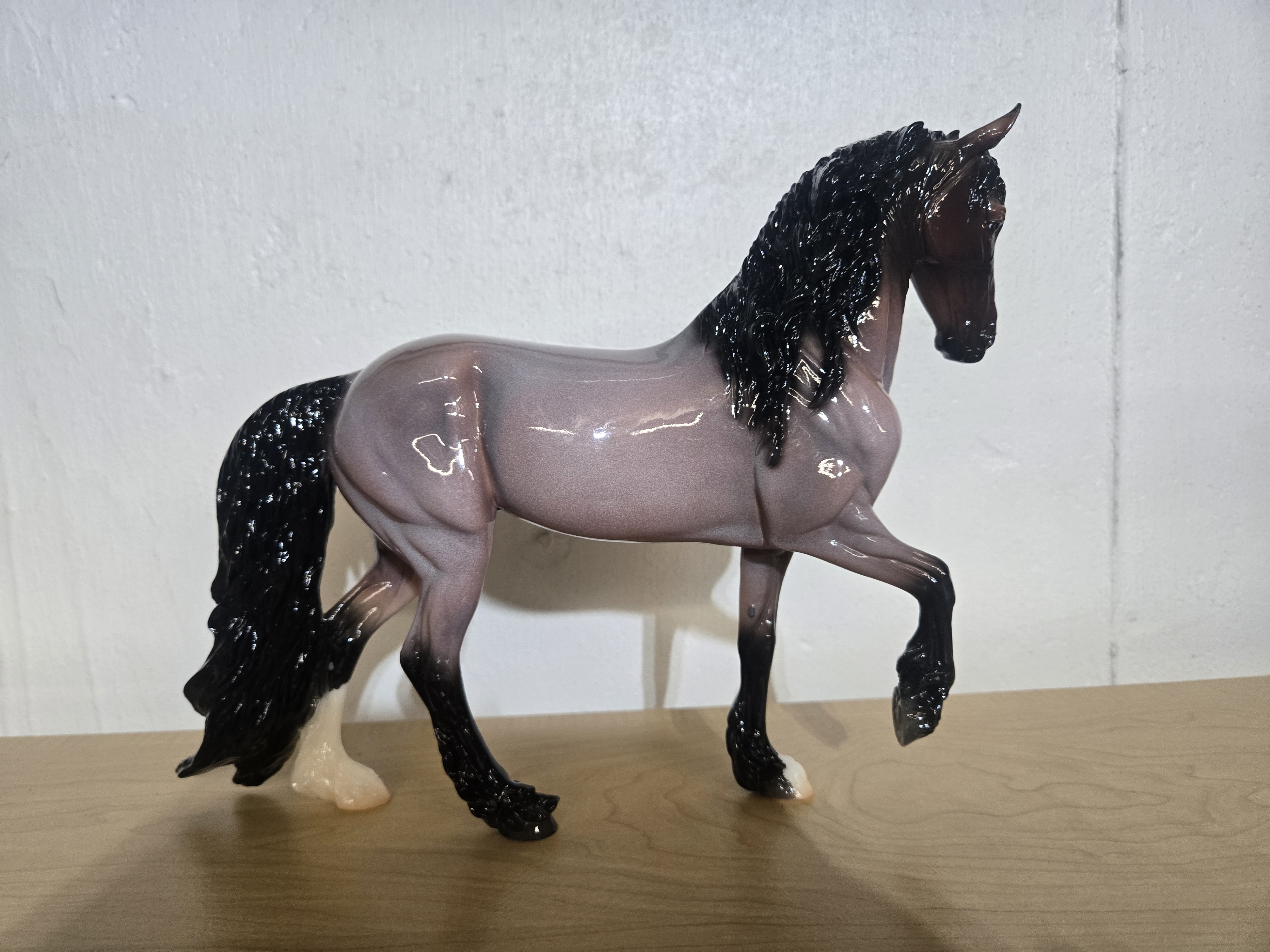 Breyer 2026 Breyerfest Scandi Surprise glossy bay roan