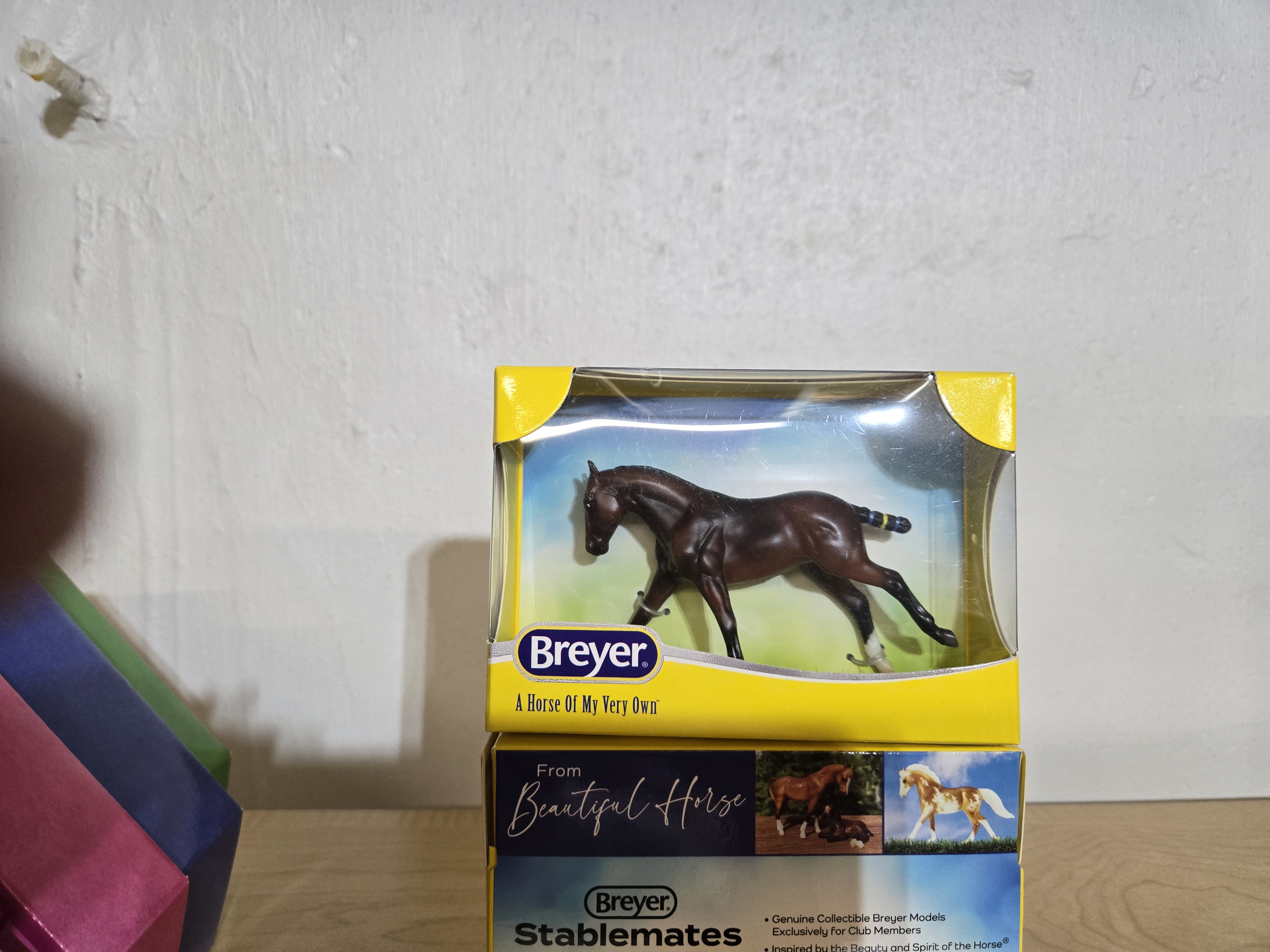 Breyer 2024 Stablemate Club Newport #10035-LA
